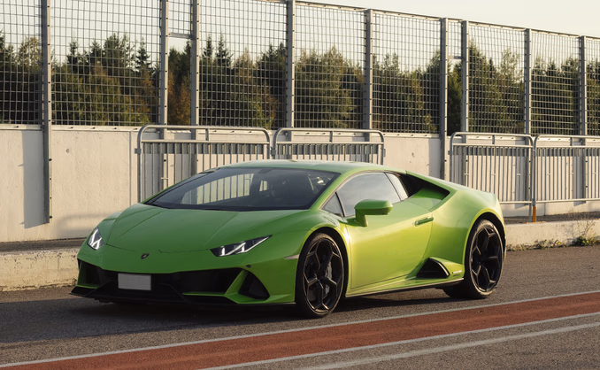 Kjør Lamborghini på racerbane