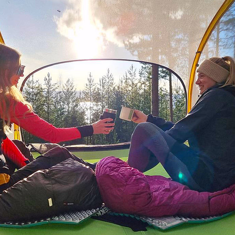 Svevetelt og klatrepark