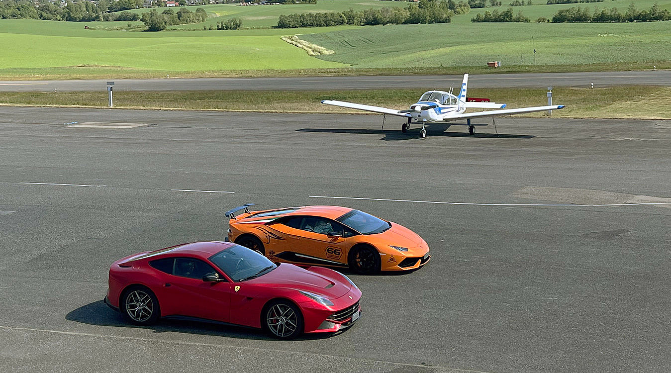 Ferrari vs Lamborghini Speedtest Deluxe