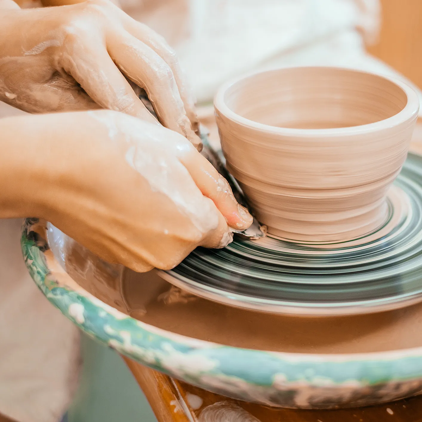 Keramikkurs i grunnleggende dreieteknikk