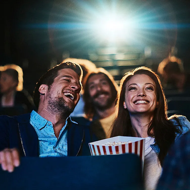 Kinodate med popcorn og brus