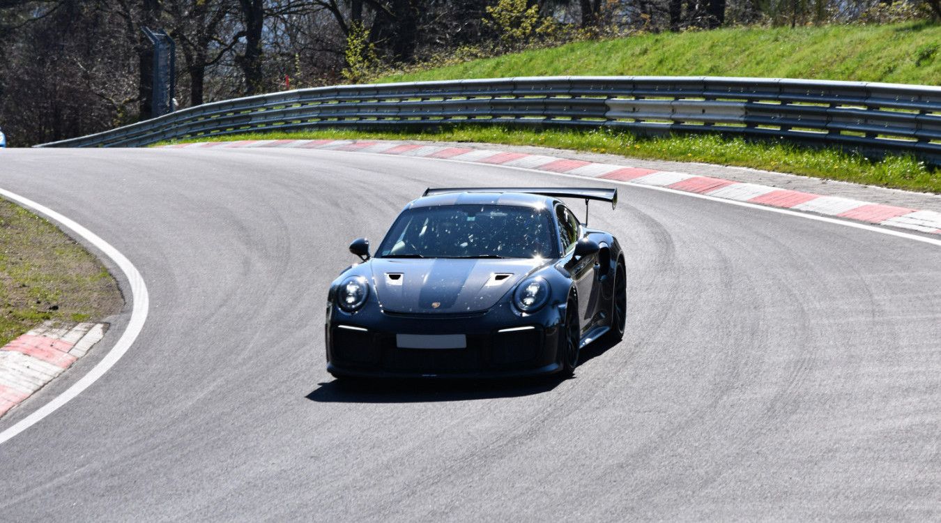 Kjør supersportsbil på racerbane