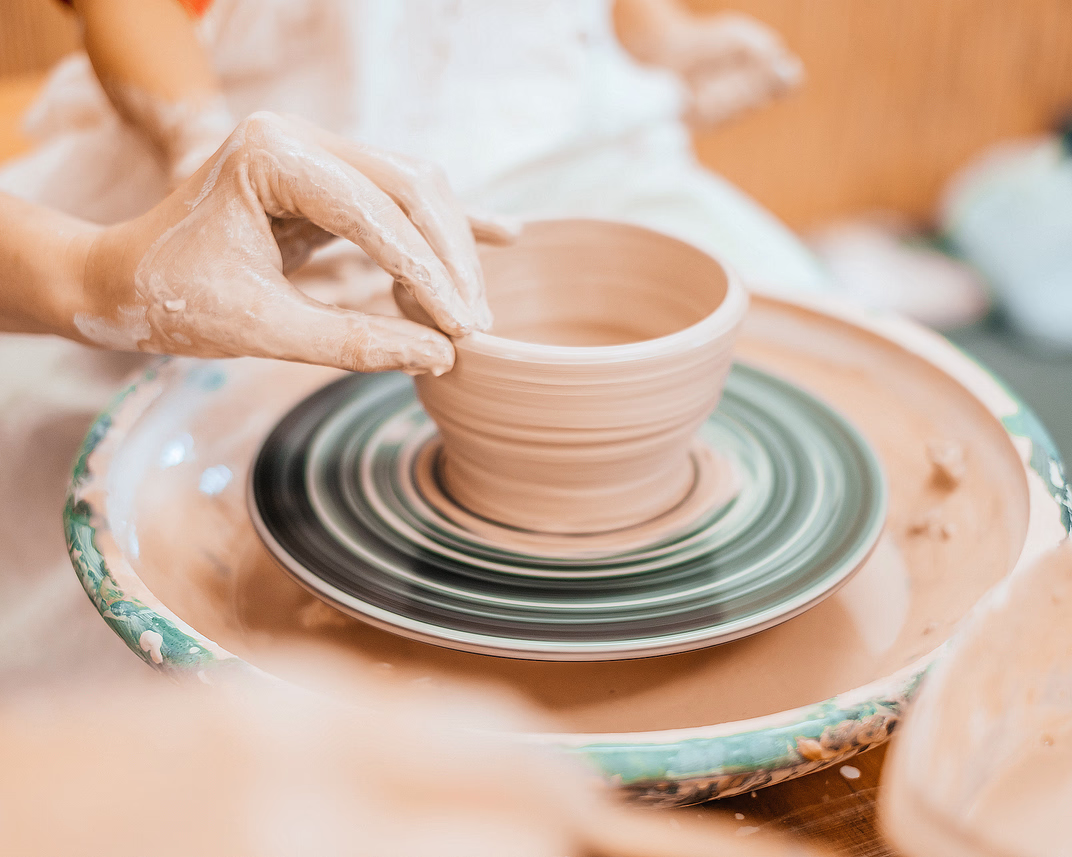 Keramikkurs i grunnleggende dreieteknikk