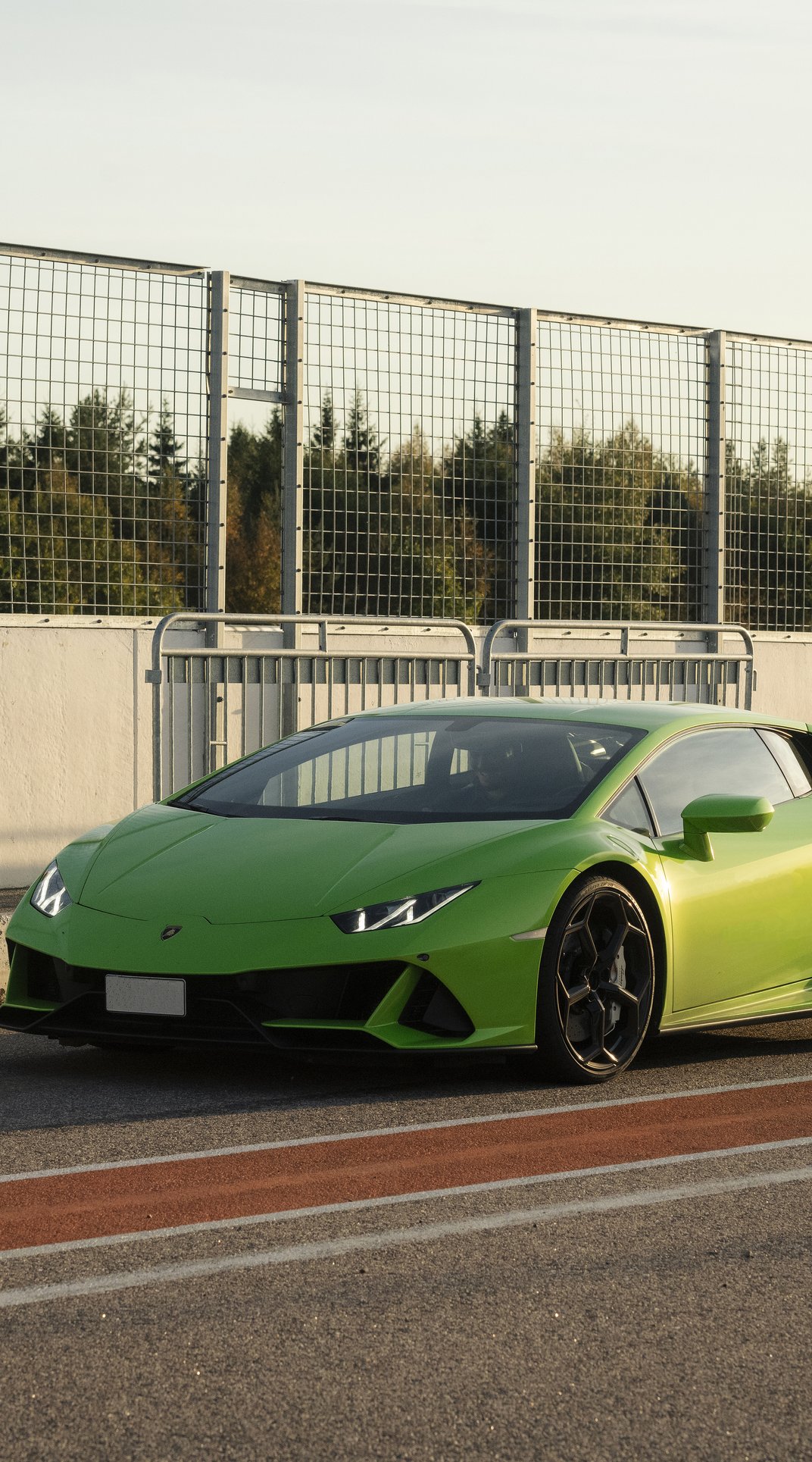 Kjør Lamborghini på racerbane