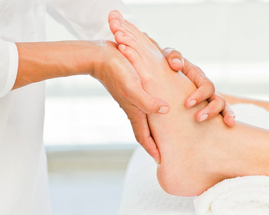Pedikyr og fotmassasje
