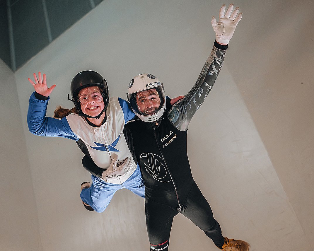 Indoor skydive deluxe