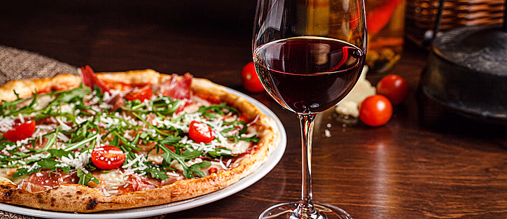 Italiensk pizza og vin for to