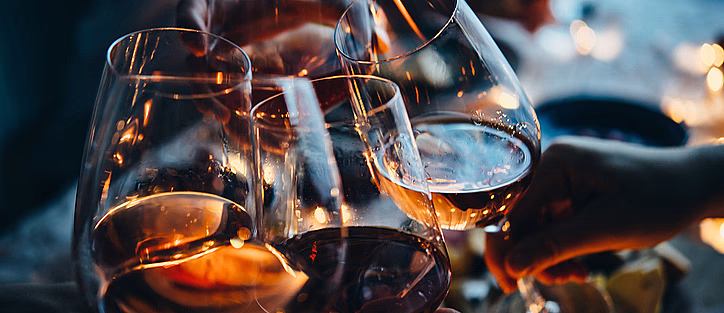 En kveld på vinbar for to