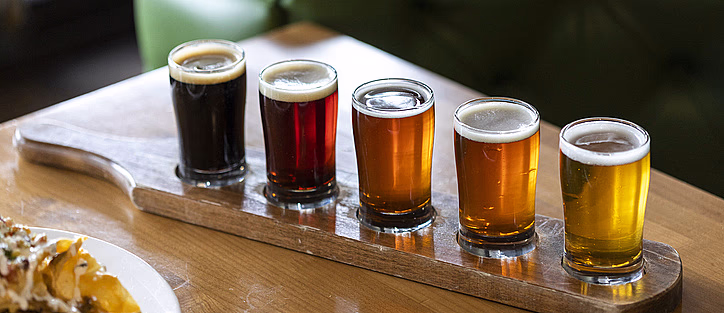 En kveld med håndverksøl for to