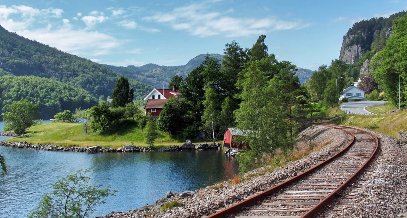 Her får man en unik mulighet til å sykle på nedlagte jernbaneskinner.