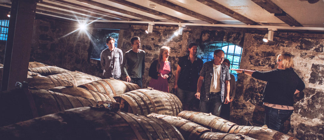 Brenneriomvisning akevitt