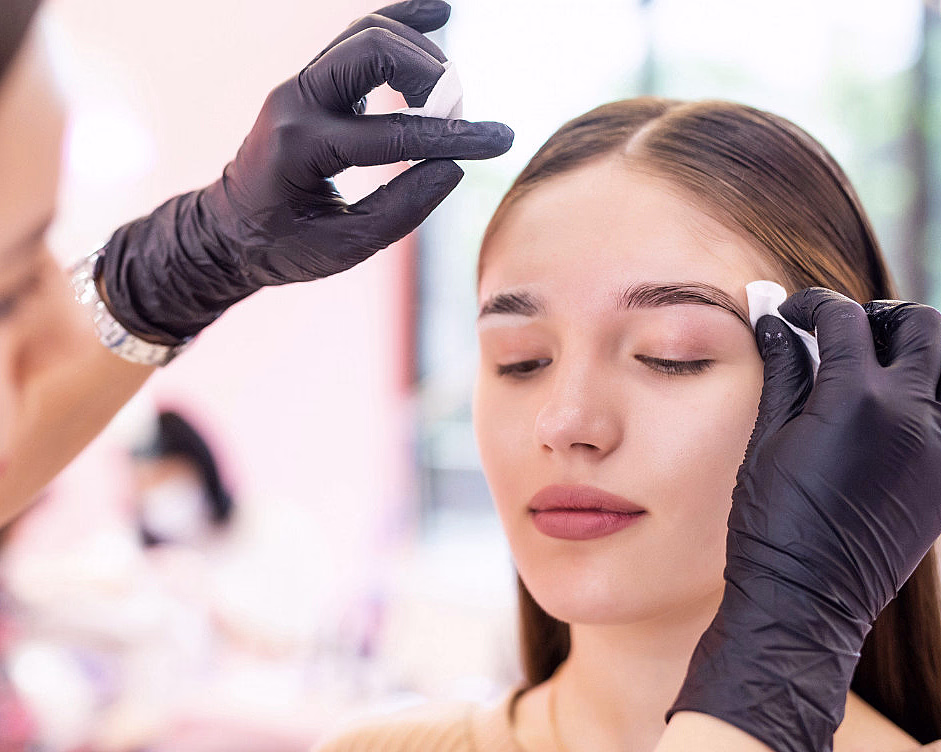 Farging av vipper og bryn