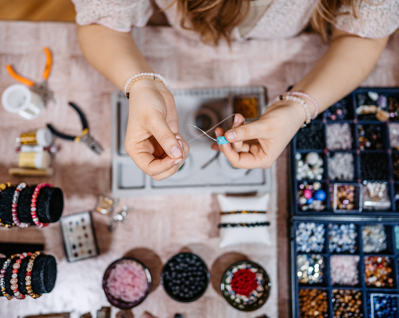 Smykkekurs i å lage egne smykker