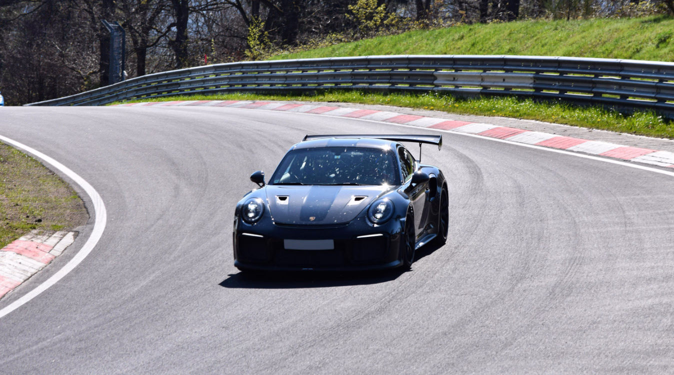 Kjør supersportsbil på racerbane
