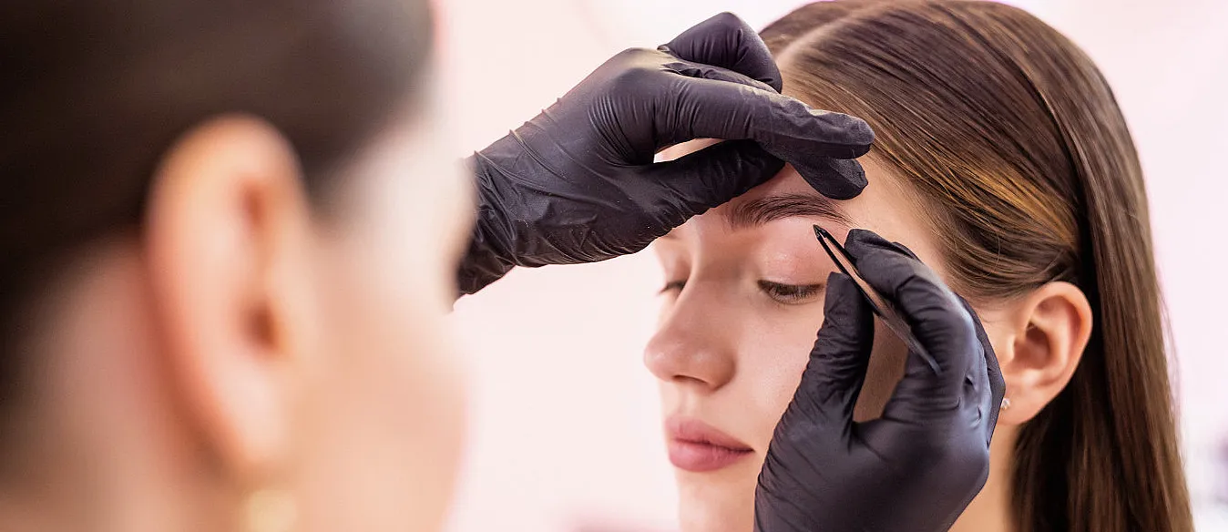 Farging av vipper og bryn