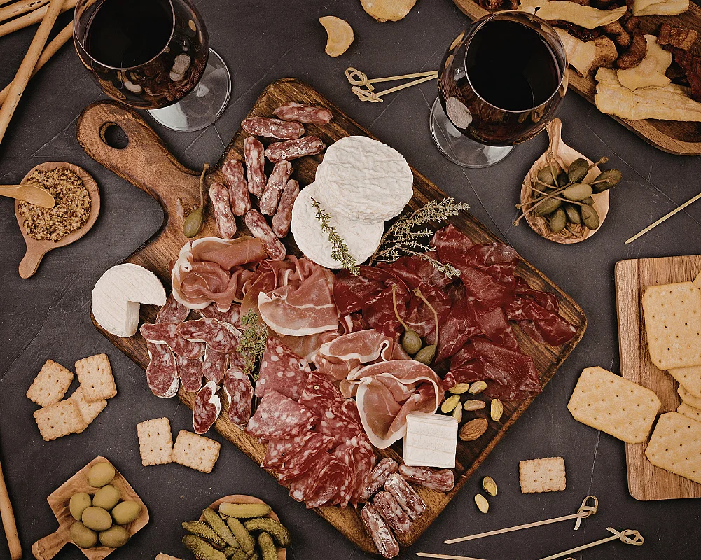 Vinsmaking med ost og spekemat