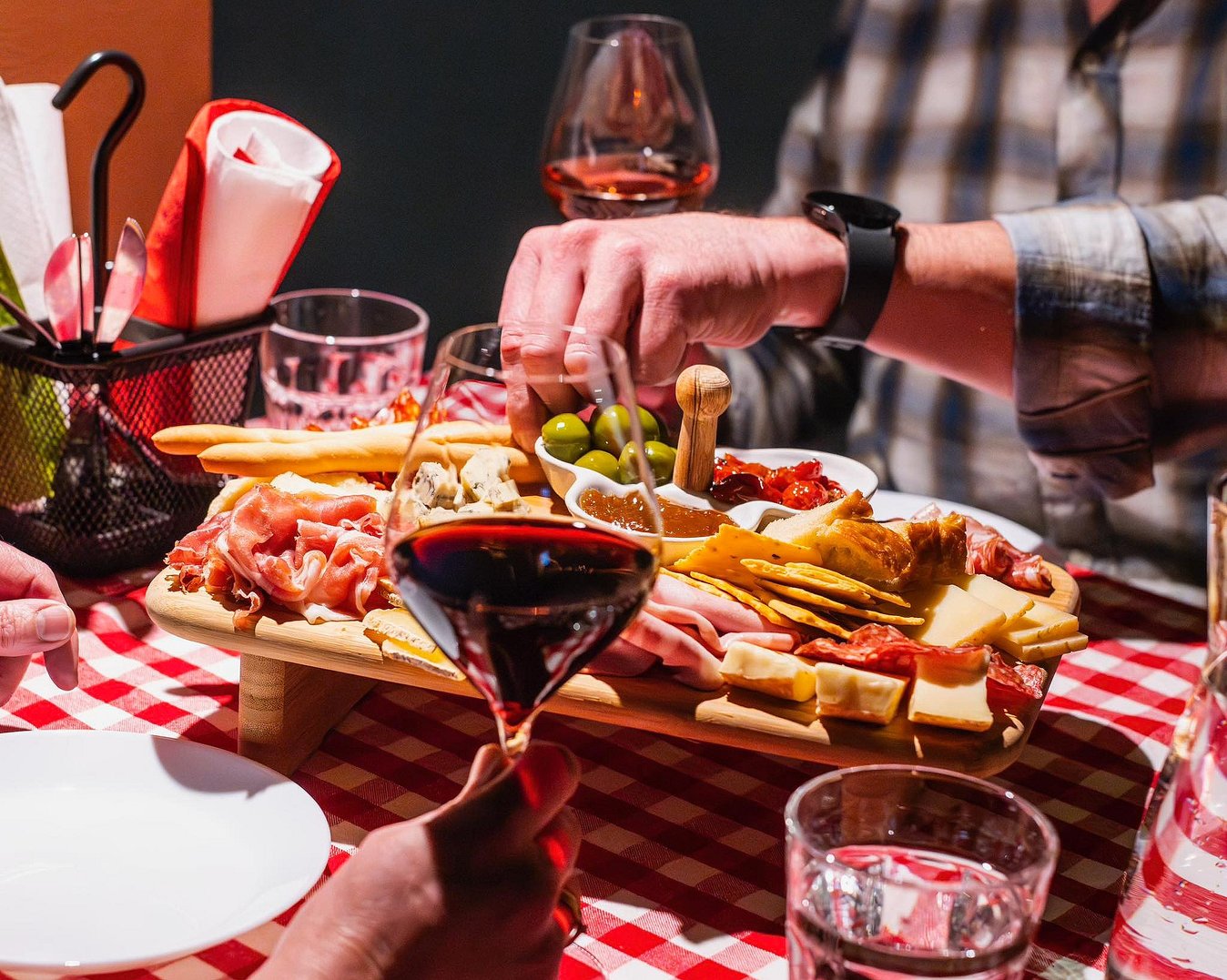 Vinsmaking med ost og spekemat