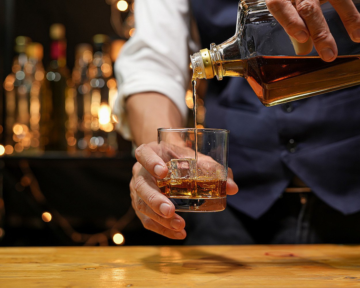 En kveld på whiskybar for to