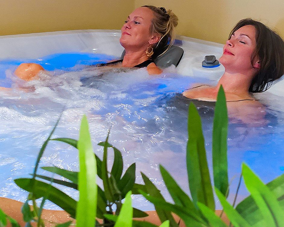 Floating, jacuzzi, sauna & isbad