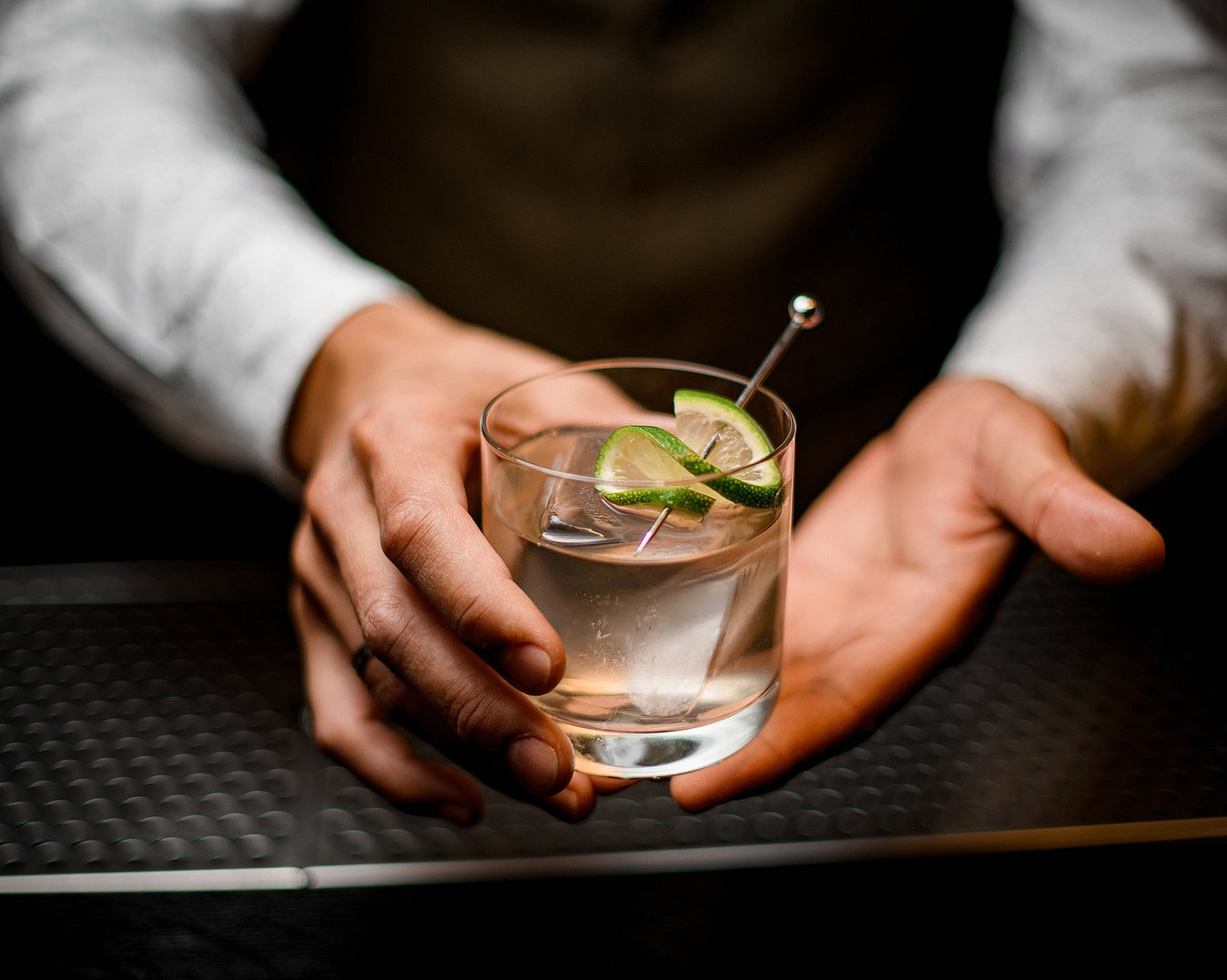 En kveld på ginbar for to