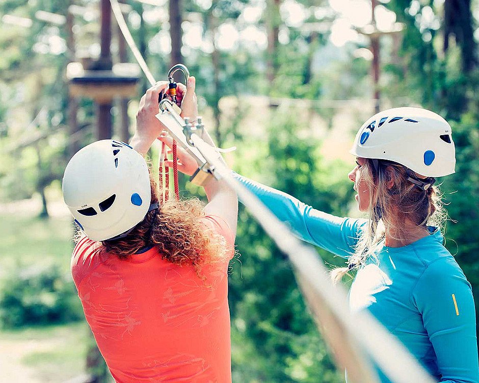 Svevetelt og klatrepark