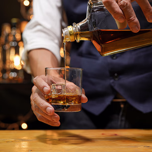 En kveld på whiskybar for to