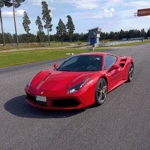Kjør Ferrari på racerbane