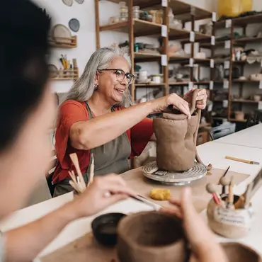 Keramikkurs i å lage vase thumbnail 6