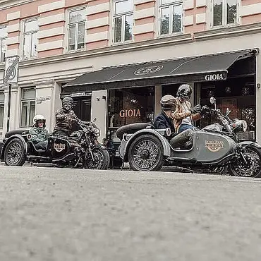 Retro motorcycle tour thumbnail 2