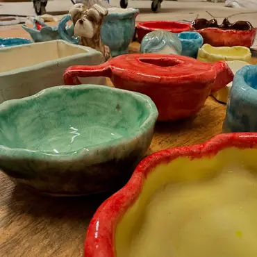 Male på keramikk thumbnail 4