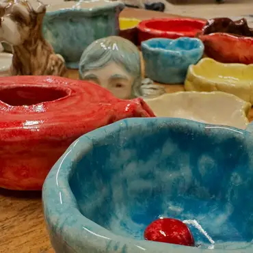 Male på keramikk thumbnail 8