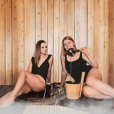 Spa, jacuzzi, badstue & kroppsskrubb thumbnail 2