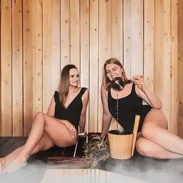 Spa, massasje, sauna, jacuzzi & kroppsskrubb thumbnail 2