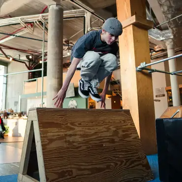 Parkour med instruktør thumbnail 4