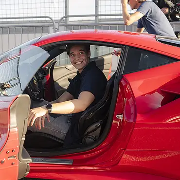 Kjør Ferrari på racerbane thumbnail 4