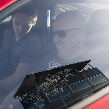 Kjør Ferrari på racerbane thumbnail 13