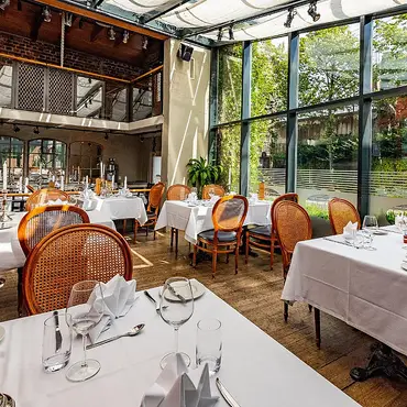 Hotellnatt i suite thumbnail 4