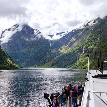 Guidet fjordtur med cruise thumbnail 4