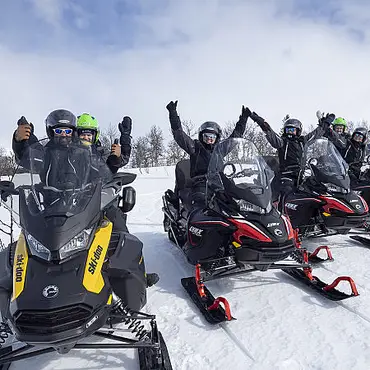 Snøscootersafari for to heldag thumbnail 3