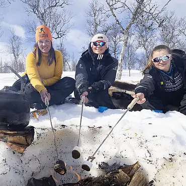 Snøscootersafari for to heldag thumbnail 6