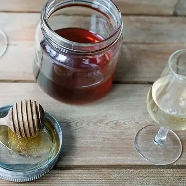 Mjødsmaking thumbnail 1