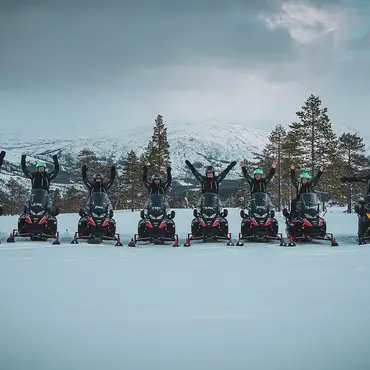 Snøscootersafari for to thumbnail 3