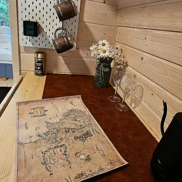 Hobbit Cabin thumbnail 9