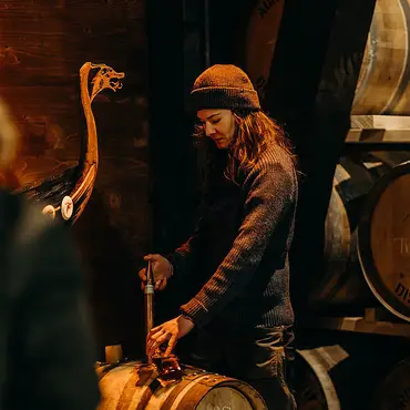 Arctic fjordcabins & destilleriomvisning thumbnail 5