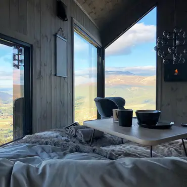 Natt i fjelltopphytte thumbnail 15