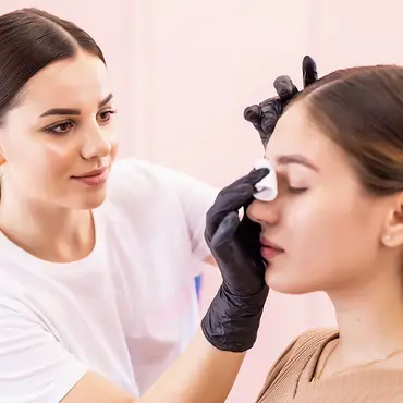 Farging av vipper og bryn thumbnail 3