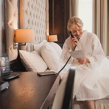 Suite Getaway thumbnail 2