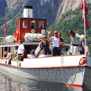 Familiecruise på dampskip thumbnail 1