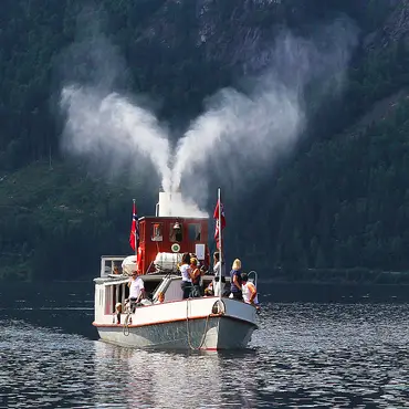 Cruisetur med dampskip thumbnail 1