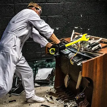 Anger management date thumbnail 3